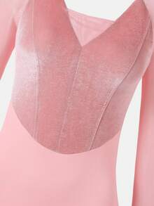 SHEIN 少女优雅粉色芭蕾舞网纱长袖紧身衣，丝滑弹力天鹅绒面料搭配光滑网纱拼接