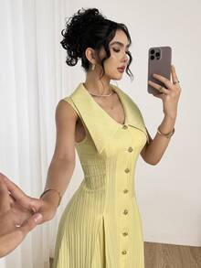 Modelyn 女款黄色大翻领无袖修身A字连衣裙 - 黃色 - 查看 4
