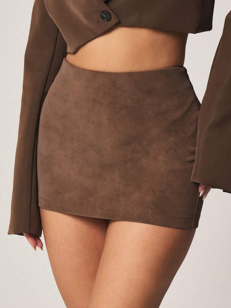MISSGUIDED Falda mini de línea A de ante color marrón chocolate, de cintura alta, para otoño e invierno, de moda casual para la oficina, elegante, de tela texturizada, con dobladillo liso, clásica de otoño