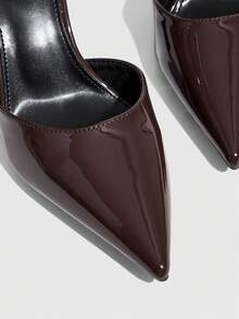 CUCCOO SZL Zapatos de tacón alto para mujer, nuevos para otoño, zapatos de vestir para mujer de punta en color marrón, tacón en forma de copa de vino, punta cerrada, elegantes tacones de aguja de 9.5 cm, con correa trasera y material de PU, tacones altos burdeos versátiles y cómodos, adecuados para uso diario, fiestas, Navidad, Acción de Gracias, San Valentín, citas y eventos