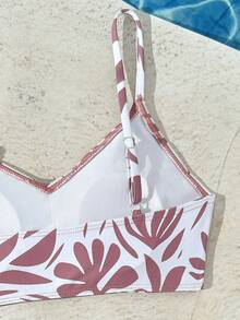 SHEIN Bộ bikini dành cho thiếu nữ, họa tiết mèo con màu cam dễ thương, dệt kim kỹ thuật số, gồm hai mảnh và quần bơi viền lông cừu. Bao gồm một bộ đồ bơi liền thân và quần lót. Thời trang, thoải mái, tinh tế và thanh lịch, hoàn hảo cho các quý cô. Lý tưởng cho bơi lội, kỳ nghỉ hè, đi biển, các hoạt động bên hồ bơi, các buổi tiệc mùa hè và những chuyến đi chơi thư giãn. Bộ bikini kín đáo, đồ bơi hai mảnh, đồ bơi cạp cao dành cho thiếu nữ. - màu nâu - Xem 4