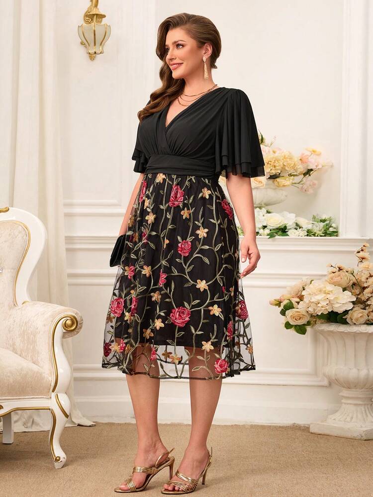 Plus Size Floral Embroidery Patchwork V-Neck Short Sleeve Dress For Summer/ Vacation Plus Size Tea Party Dress Elegant Plus Size Dress Plus Size Cocktail Dress Plus Size Floral Dress Elegant Party Outfit Wedding Guest Dress Floral Embroidered Dress