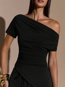 SHEIN BAE 秋冬纯色棕色性感不对称肩短袖上衣和裤子两件套；秋冬保暖内衬针织女装两件套；基础款针织女装不对称肩上衣 - 黑色 - 查看 7