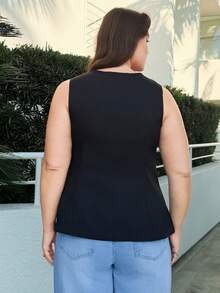 Nezia Cruz 秋冬大码女式金属海星装饰圆领无袖夹克