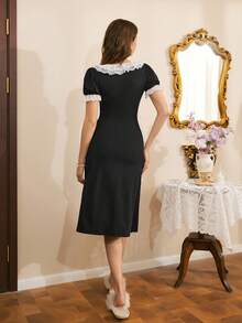 Côtesoire Áo ngủ dáng chữ A thanh lịch với viền ren Pháp và tay phồng phối màu tương phản. - màu đen - Xem 2