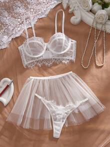 Crystal Vow Conjunto de lencería nupcial romántica blanca de 3 piezas: minifalda de tul, sujetador largo de encaje, tanga, sujetador con aros y malla - Blanco - Ver 6
