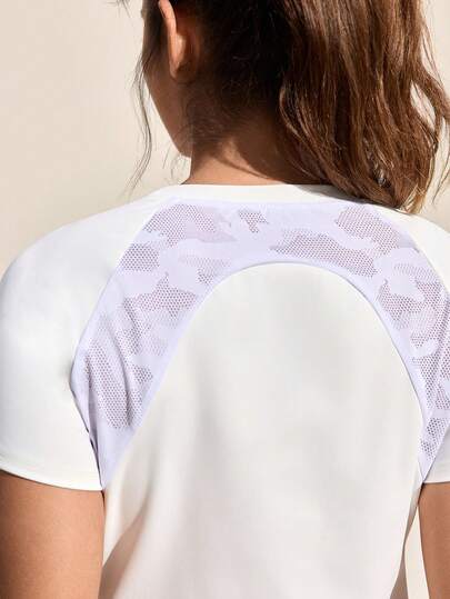 Exploreva Women's Minimalist Printed Round Neck Short Sleeve Outdoor T-Shirt