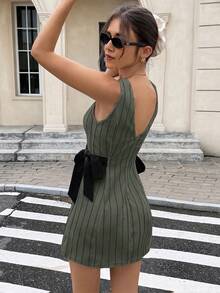 Serisse 女士条纹侧打结无袖时尚迷你连衣裙 - 綠色 - 查看 2