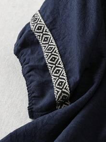 SHEIN LUNE CURVE 大码女式流行圆领插肩袖衬衫，精致刺绣，修身显瘦，适合日常通勤和户外活动。夏季女式休闲上衣，半袖上衣，可爱女式衬衫。 - 藏蓝色 - 查看 4