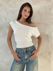 Aloruh 极简通勤休闲不对称领纽扣装饰宽松上衣收紧下摆女式针织套头毛衣 - 淡黃色 - 查看 9