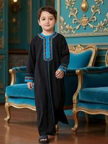 SHEIN Kids Tween Boy Ramadan Jellabiya, Traditional Arab Clothing, Robe, Eid Dress, Casual Colorblock Long Sleeve Shirt, Long Sleeve Robe, Black Shirt, Suitable For Spring/Summer, Outings, Valentine's Day, Dates, Travel, Vacation, Family Gatherings, Back To School, Wedding Season, Formal Dinners, Birthday Parties - Black - View 3