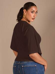 SHEIN BAE Áo thun crop top nữ cỡ lớn phong cách tối giản Y2K mùa hè, cơ bản, thoải mái, thích hợp mặc hàng ngày, đi học, phong cách đường phố, co giãn, dáng rộng, xếp ly. - Cà phê nâu - Xem 4