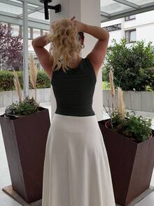 Ladies' Solid Color Round Neck Pleated Tank Top - Black - View 2