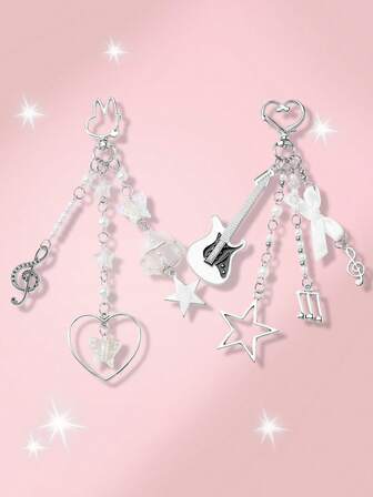 Kawaii 2 piezas de cadena de plata de moda y versátil con colgantes de perla falsa de resina con diseños de estrella, corazón, mariposa, campana de viento de acrílico, nota musical, pajarita, guitarra eléctrica en blanco y negro, adecuado como llavero, colgante de bolso, para hermanas, mejores amigas, parejas, uso diario, regalos festivos