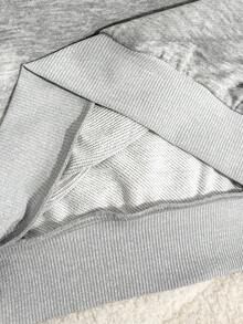 SHEIN 两件套少女休闲时尚街头风Polo衫套装，包括一件拉链半高领短袖卫衣，宽松版型，搭配阔腿裤，适合日常穿着和运动。 - 灰色 - 查看 7