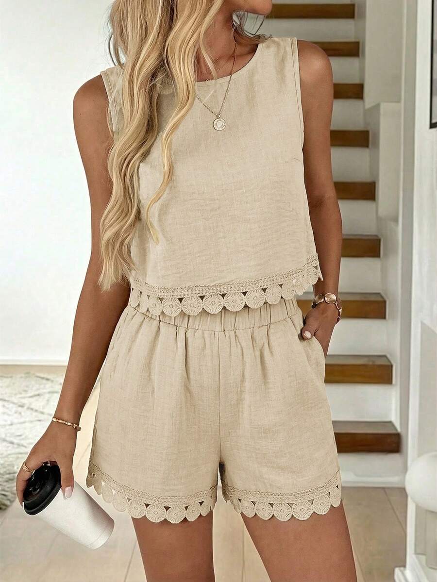 SHEIN LUNE Bộ đồ nữ gồm áo không tay và quần short phối ren, kiểu dáng thường ngày, thích hợp cho kỳ nghỉ hè, đi làm và mặc hàng ngày. - Màu be - Xem 1