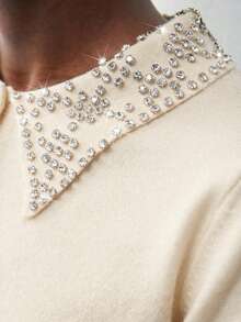 Maija 女士翻领纽扣半开襟水钻装饰时尚百搭通勤长袖毛衣基础款上衣，适合都市通勤、商务休闲、派对、情人节、夏季等场合。 - 杏色 - 查看 8