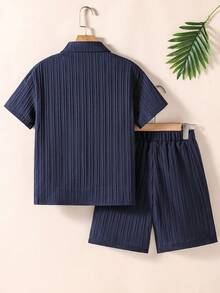 SHEIN Bộ 2 món gồm áo sơ mi ngắn tay và quần short phối hợp bằng vải 3D họa tiết cho bé trai. - Màu xanh hải quân - Xem 2