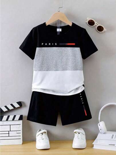 SHEIN Streecool Kids 2 件套幼儿男童巴黎字母印花拼色短袖 T 恤和短裤夏季套装