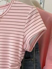 Resyla 大码女式休闲T恤，百搭夏季上衣，必备单品，适合返校、日常穿着、派对、约会等场合，腰部褶皱设计，彩色条纹印花，通勤必备 - 彩色 - 查看 4
