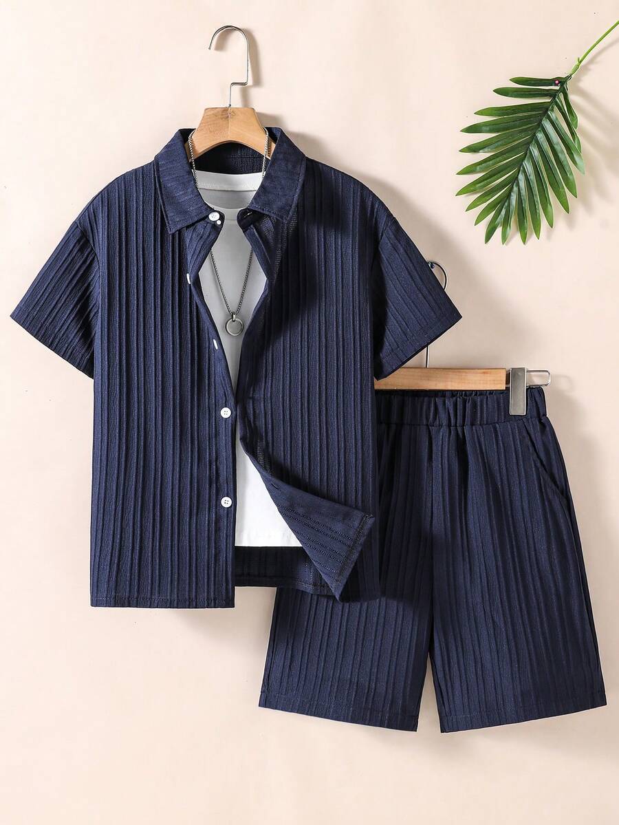 SHEIN Bộ 2 món gồm áo sơ mi ngắn tay và quần short phối hợp bằng vải 3D họa tiết cho bé trai. - Màu xanh hải quân - Xem 1