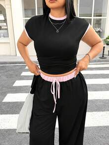 SHEIN EZwear 黑色和粉色撞色短袖T恤和裤子加大码女装套装 - 彩色 - 查看 4