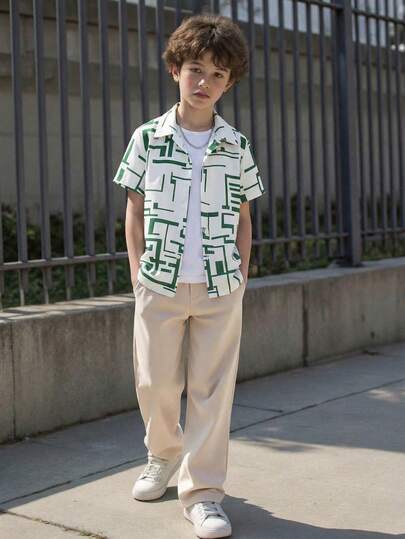 SHEIN Vacaura 2pcs/Set Teenage Boys' Casual Commuter Geometric Line Print Short Sleeve Shirt And Pants Set