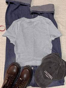 Attitoon 复古风格汽车字母印花圆领短袖修身女式T恤，适合夏季穿着 - 淺灰色 - 查看 2