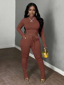 Slaydiva Bộ 2 món nữ cơ bản thường ngày mùa thu/đông: áo crop top dài tay cổ tròn ôm sát và quần skinny cạp chun có dây rút. - Màu nâu  Mocha - Xem 5
