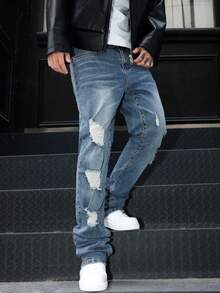 Manfinity LEGND Quần jeans nam màu xanh nhạt rách gấu hình móng ngựa, dáng ôm, ống loe, phù hợp cho phong cách đường phố, mặc hàng ngày, đi chơi cuối tuần, lễ hội âm nhạc, tụ họp bạn bè và nhiều dịp khác. Chiếc quần này là một món đồ thiết yếu đa năng trong tủ quần áo của phái mạnh, là món quà tuyệt vời dành cho bạn trai hoặc chồng. Quần jeans nam phong cách đường phố, quần jeans denim rách nam, quần jeans nam rách gấu - Rửa nhẹ - Xem 4