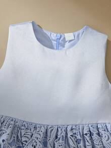 SHEIN Glamorique Kids 蕾丝边缎面露背蝴蝶结派对连衣裙，适合年轻女孩，可搭配家庭装 - 藍白色 - 查看 10