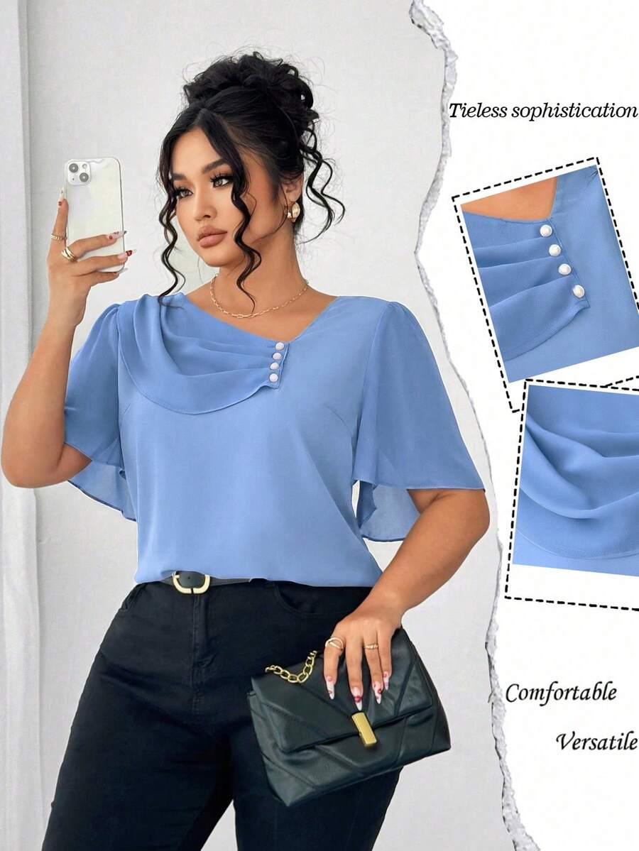 Elenzga Blusa elegante de manga corta con cuello de volantes asimétrico y decoración de botones para tallas grandes - Celeste - Ver 1