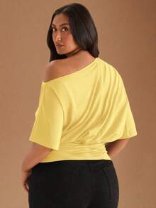 SHEIN BAE Black Casual Slash Shoulder Asymmetrical T-Shirt, Versatile For Daily Wear, Dating, Afternoon Tea, Hanging Out With Friends, All-Matching Occasions - Yellow - View 2