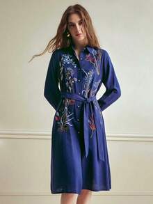 Écloséra 优雅休闲刺绣衬衫领长袖系腰A字中长连衣裙，适合春秋季穿着。 - 藏蓝色 - 查看 6