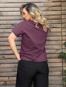 Jeta Ari T-shirt à col rond de couleur unie, manches courtes. Top d'été preppy, décontracté chic pour le travail pour femme - Fushia - Voir 2
