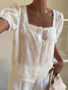 DAZY 春夏宽松休闲度假风时尚白色镂空蕾丝拼接3D刺绣花卉雪纺短袖开衫女装 - 米色 - 查看 7
