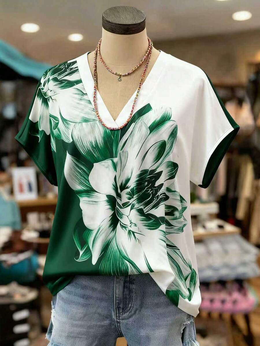 Linhara Plus Size Contrast Color Floral Print V-Neck Short Sleeve Shirt - Green - View 1