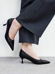 CUCCOO BIZCHIC Women Pumps Valentine's Day - Matte Black - View 3