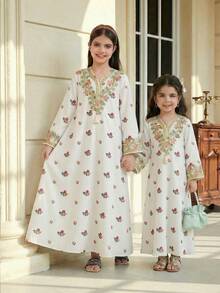 SHEIN Vestido de línea A con decoración de cuello delicado y estampado floral tejido para niña preadolescente, a juego con la hermana, estilo de vacaciones, vestido con vibra - Albaricoque - Ver 2