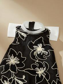 SHEIN 刺绣网纱露背蝴蝶结装饰女童连衣裙，亲子装 - 黑與白 - 查看 6