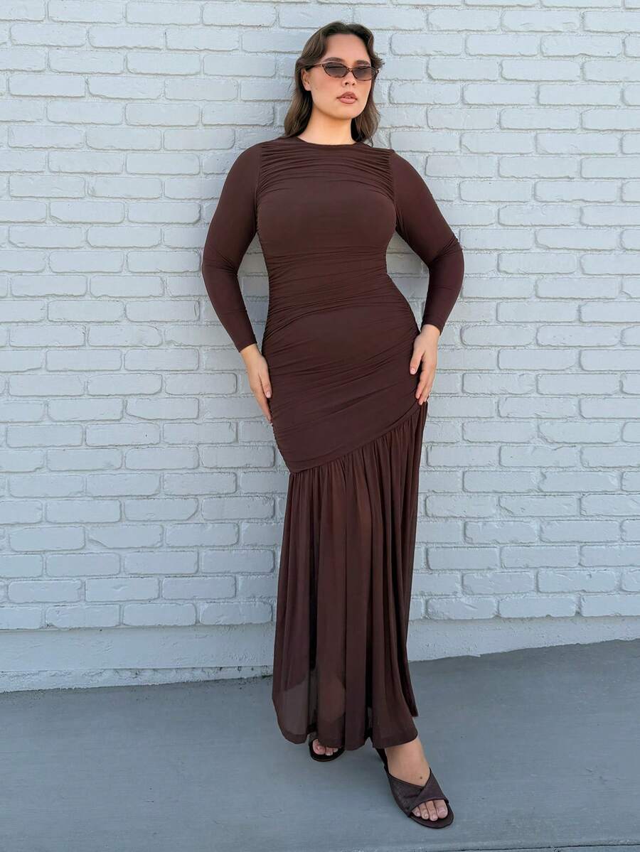 Nezia Cruz Robe élégante pour grandes tailles, robe portefeuille d'automne, robe élégante pour femmes, robe longue, robe marron, robe café, robe à manches longues, robe de rendez-vous - Marron - Voir 1