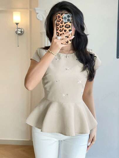 Modelyn Blusa elegante con cuello redondo, mangas cortas y dobladillo con volantes para mujer