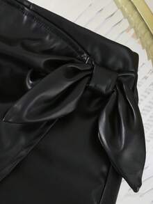 SHEIN Baby Girl Versatile Street Style Cute Black PU Leather Shorts - Black - View 4