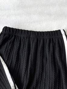 SHEIN 2pcs Girls Bow Decor Colorblock White Short Sleeve Loose T-Shirt Paired With Pink & White Splice Casual Pants, Suitable For Spring/Summer Casual, Sports, Comfort, Vacation - Black and White - View 6