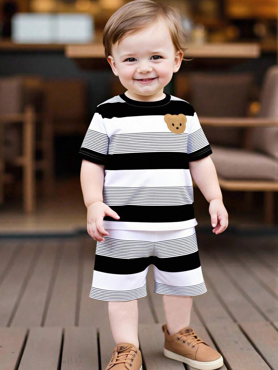 SHEIN Playful Pals 一套男婴休闲时尚可爱小熊图案黑白条纹印花短袖圆领T恤和短裤套装,适合春夏季户外、休闲、运动穿着。 - 彩色 - 查看 1