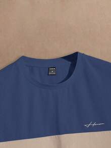 HIMLAND 男士极简印花圆领短袖针织T恤 - 藍色 - 查看 3