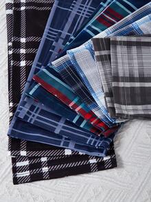 5件套男童格子休闲裤，这款裤装套装适合青少年男童居家休闲穿着。简约的设计风格易于搭配，让男孩在家也能展现时尚活力。适合所有季节，弹力透气的针织面料，可机洗，穿着舒适，易于打理。（5件单品单独出售） - 彩色 - 查看 4