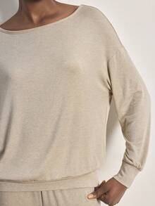 Ocili 女士人造丝面料保暖抓绒柔软舒适休闲宽松斜裁长袖睡衣家居服上衣，时尚秋季居家睡衣 - 卡其色 - 查看 6