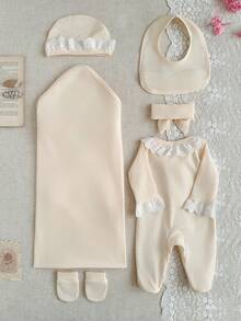 SHEIN Baby Girl 6 Pieces Set Pink Lace Long Sleeve Footie Romper With Hat, Bib, Blanket, Headband Gift Set - Apricot - View 2