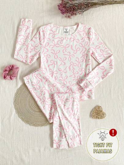 SHEIN 女童蝴蝶印花休闲舒适两件套睡衣套装，包含长袖上衣和裤子，舒适贴身